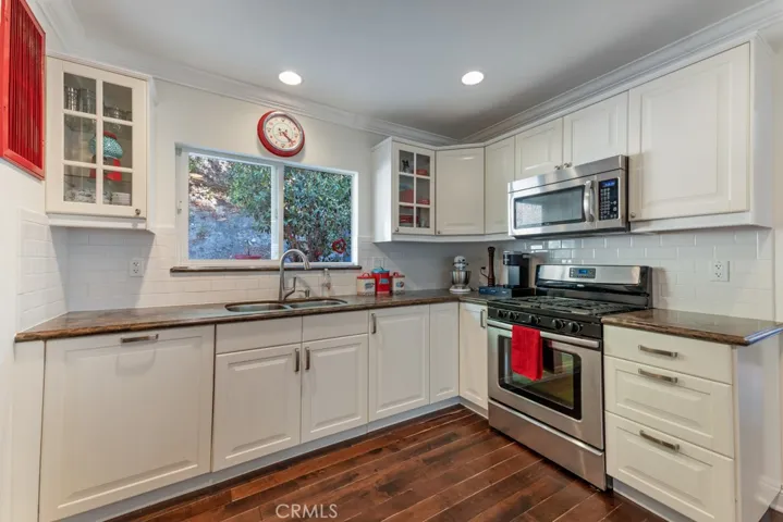 4762 Excelente Drive, Woodland Hills, California 91364