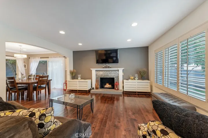 4762 Excelente Drive, Woodland Hills, California 91364