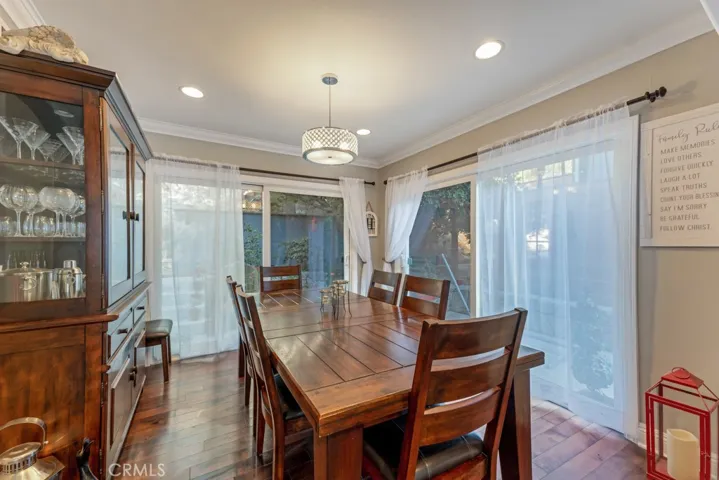 4762 Excelente Drive, Woodland Hills, California 91364