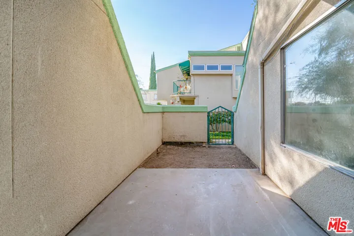18508 Mayall Street G, Northridge, California 91324