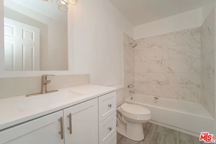18508 Mayall Street G, Northridge, California 91324