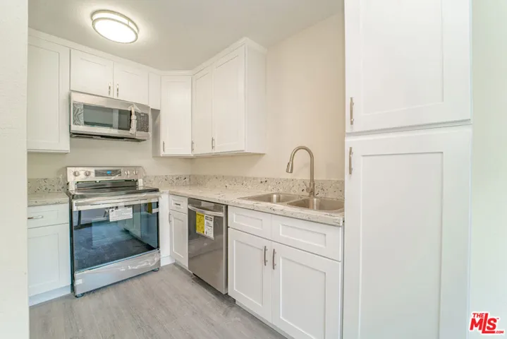 18508 Mayall Street G, Northridge, California 91324