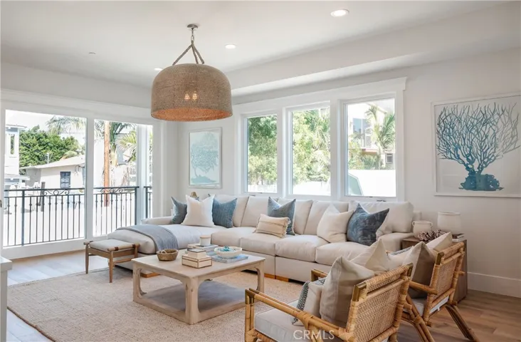 1037 2nd Street, Hermosa Beach, California 90254