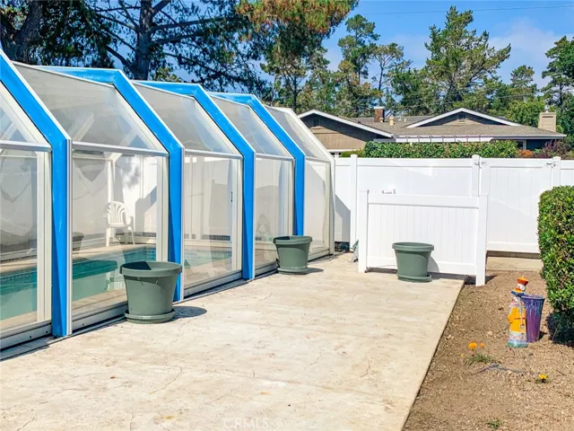 5955 Sunbury Avenue, Cambria, California 93428