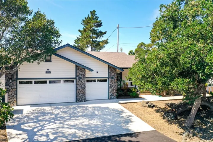 5955 Sunbury Avenue, Cambria, California 93428