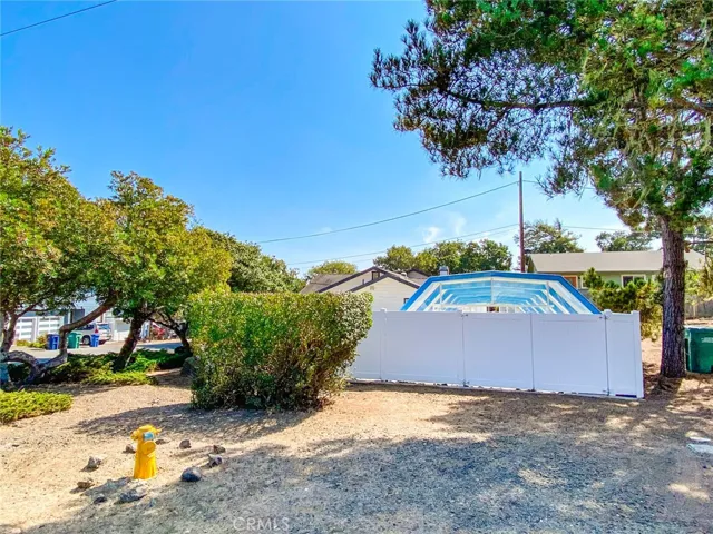 5955 Sunbury Avenue, Cambria, California 93428