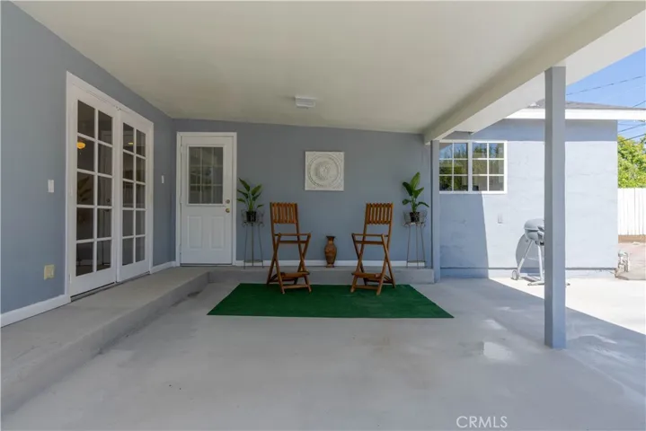 Spacious Covered Patio