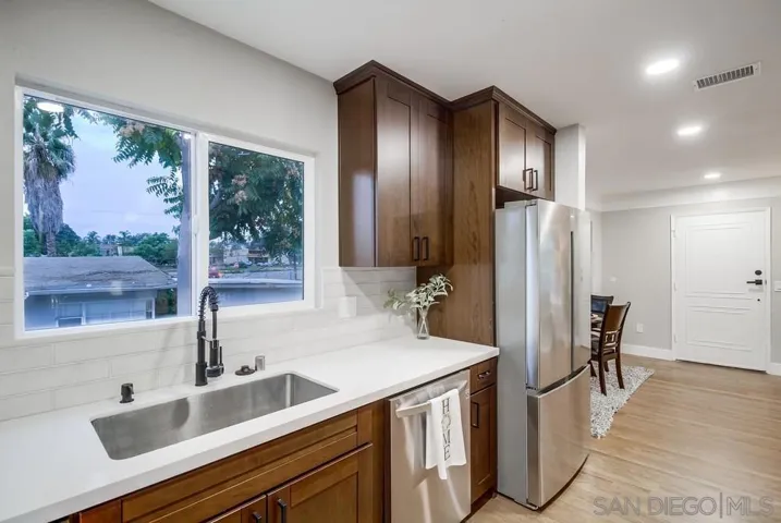 7855 Lincoln St., Lemon Grove, California 91945