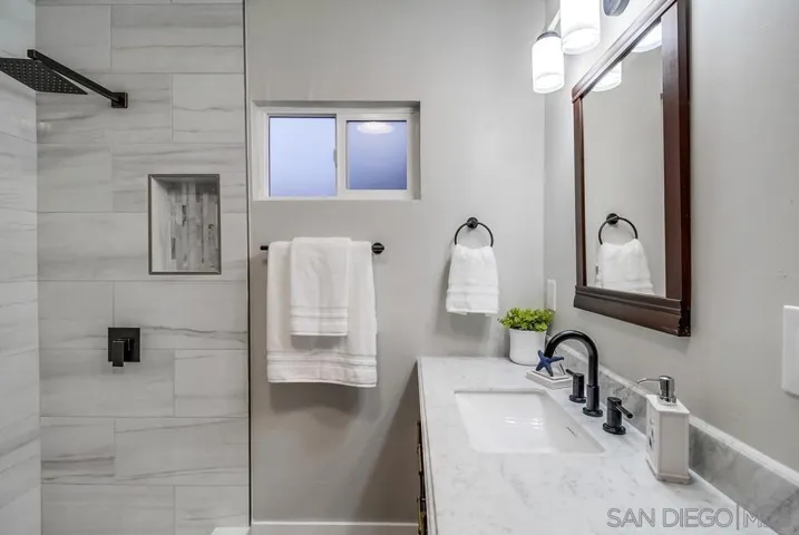 7855 Lincoln St., Lemon Grove, California 91945