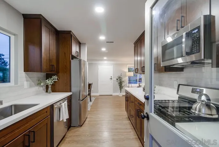 7855 Lincoln St., Lemon Grove, California 91945