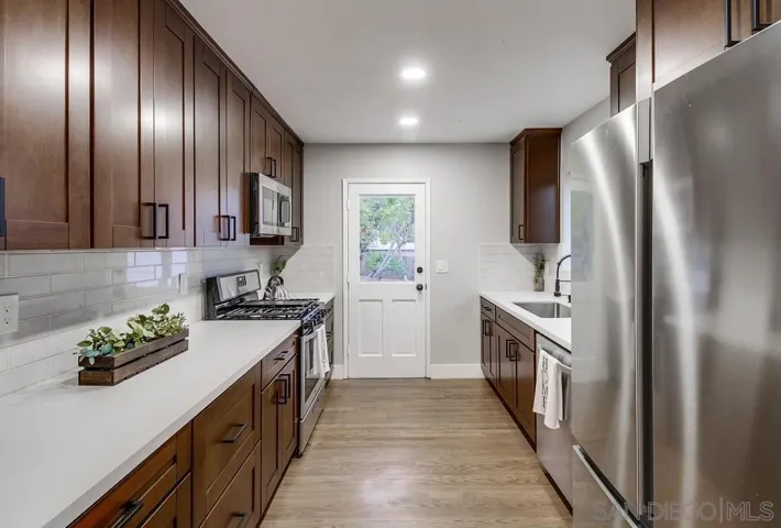 7855 Lincoln St., Lemon Grove, California 91945