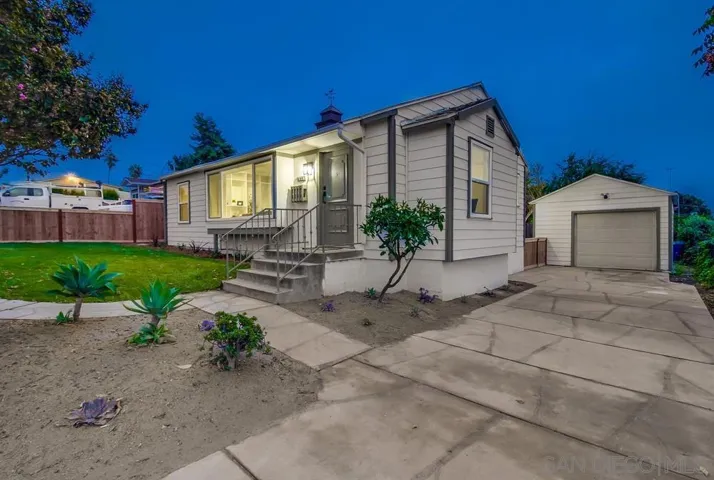 7855 Lincoln St., Lemon Grove, California 91945