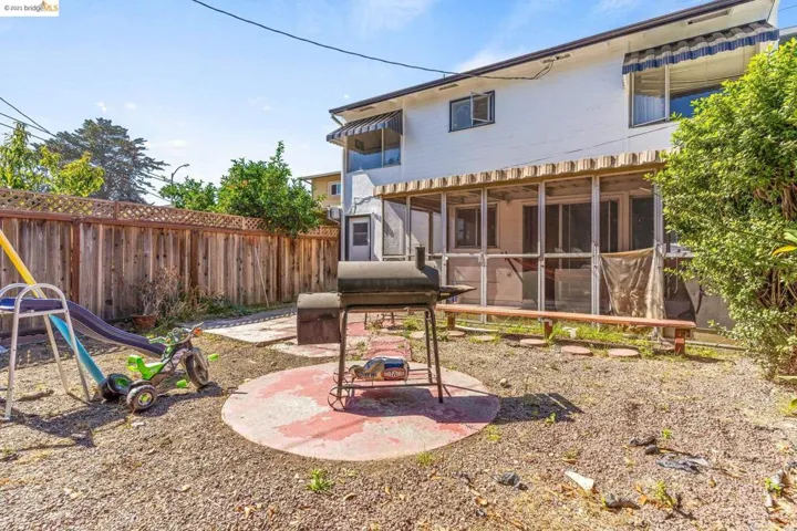 1080 Campbell St, Richmond, California 94804