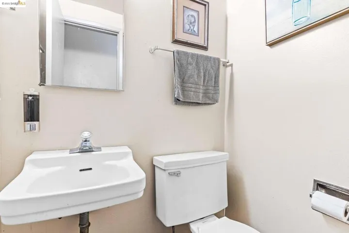 1080 Campbell St, Richmond, California 94804