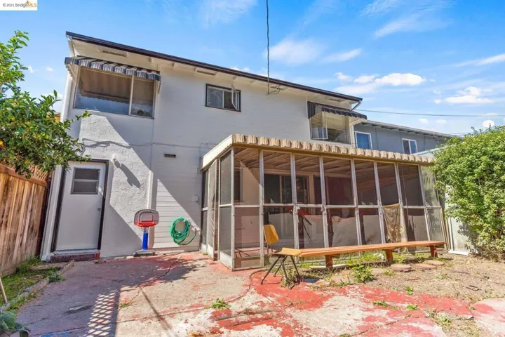 1080 Campbell St, Richmond, California 94804
