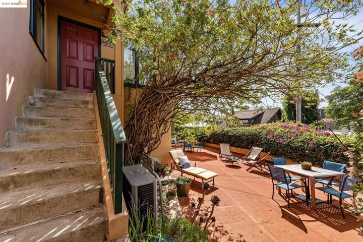 3838 Greenwood Avenue, Oakland, California 94602-1106