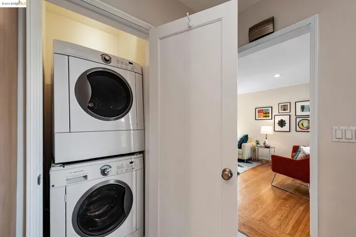 3838 Greenwood Avenue, Oakland, California 94602-1106