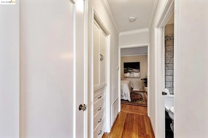 3838 Greenwood Avenue, Oakland, California 94602-1106