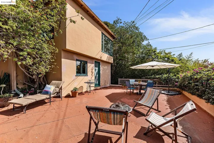 3838 Greenwood Avenue, Oakland, California 94602-1106