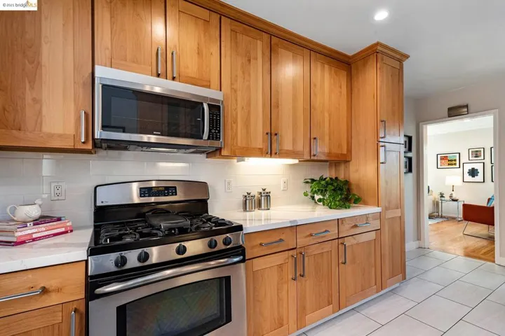 3838 Greenwood Avenue, Oakland, California 94602-1106