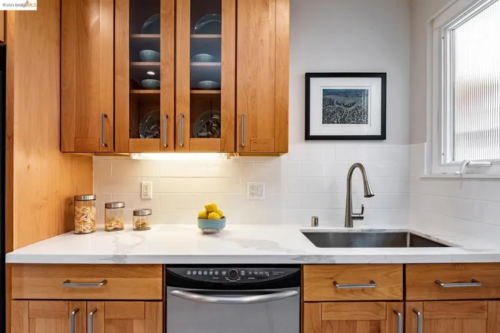 3838 Greenwood Avenue, Oakland, California 94602-1106