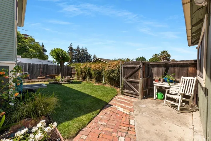 , Hollister, California 95023