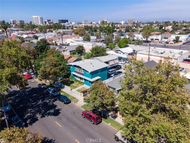 607 E Walnut Street, Santa Ana, California 92701
