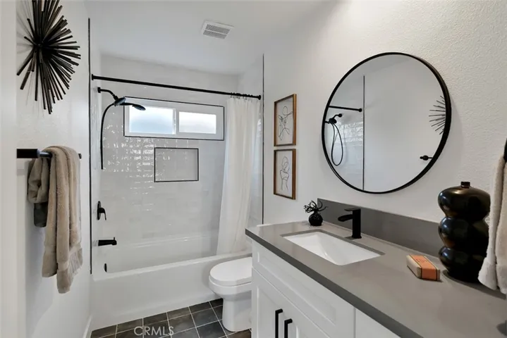 340 Flint Avenue, Long Beach, California 90814