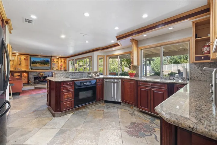 5520 Vista Cantora, Yorba Linda, California 92887