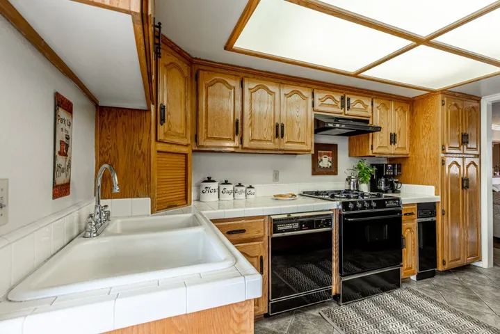 10909 Newgate Avenue, Whittier, California 90605