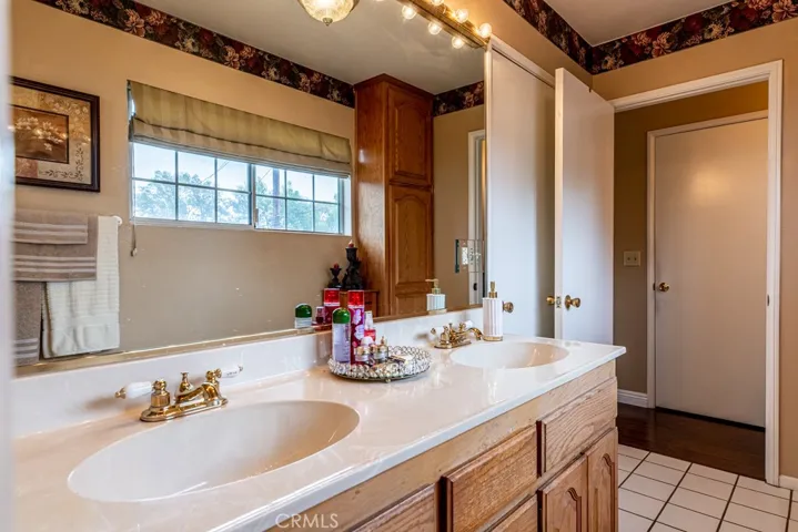 10909 Newgate Avenue, Whittier, California 90605