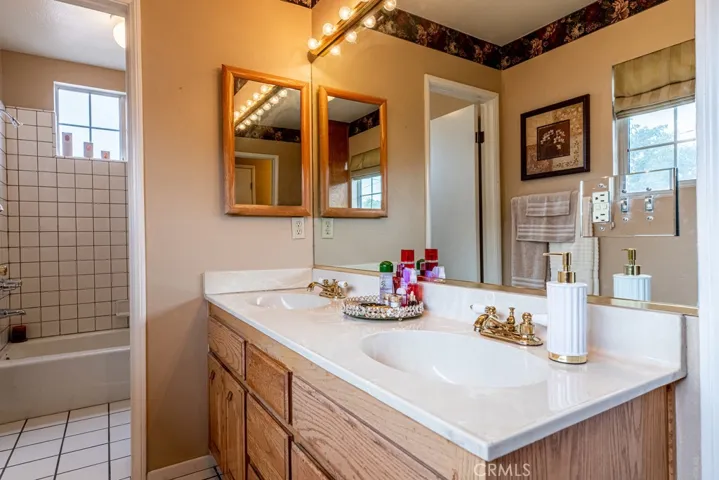 10909 Newgate Avenue, Whittier, California 90605
