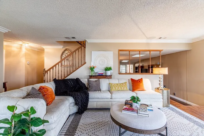 10909 Newgate Avenue, Whittier, California 90605