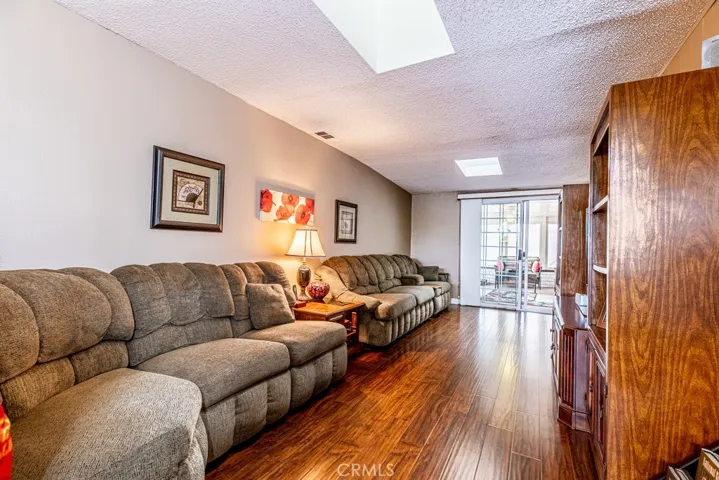 10909 Newgate Avenue, Whittier, California 90605