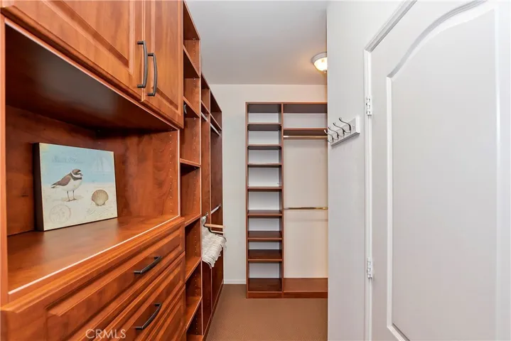FABULOUS CUSTOM CLOSETS