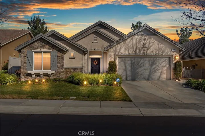 BEAUTIFUL CURB APPEAL