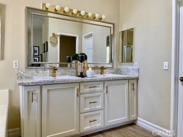 13799 Cuyamaca Road, Apple Valley, California 92307