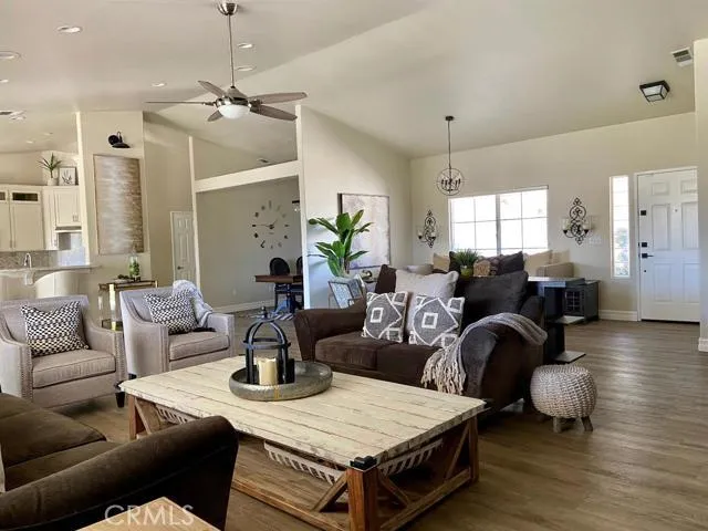13799 Cuyamaca Road, Apple Valley, California 92307