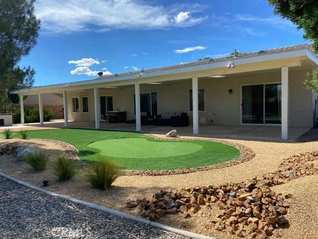 13799 Cuyamaca Road, Apple Valley, California 92307