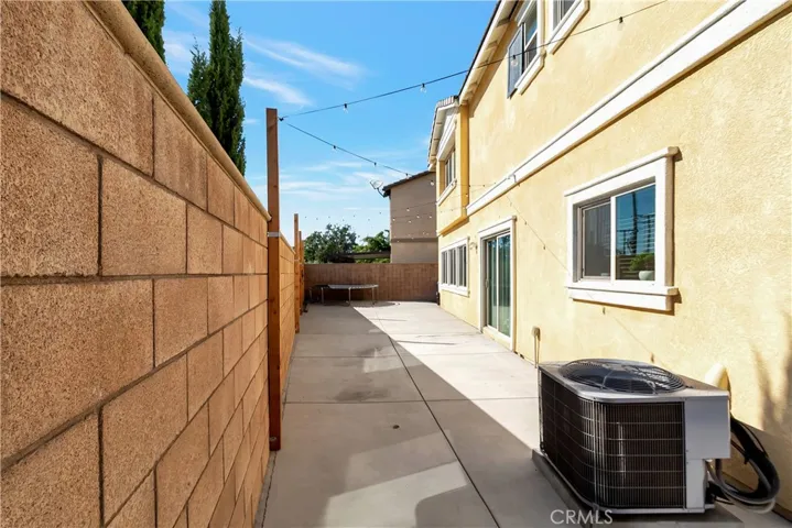 16723 Kalmia Lane, Fontana, California 92336
