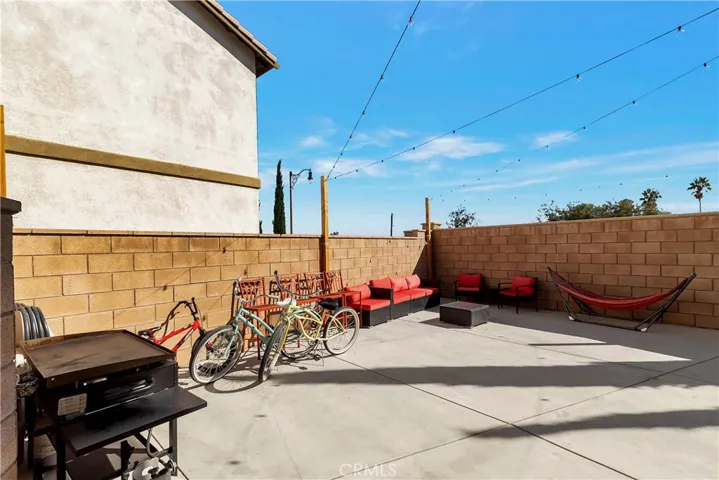 16723 Kalmia Lane, Fontana, California 92336