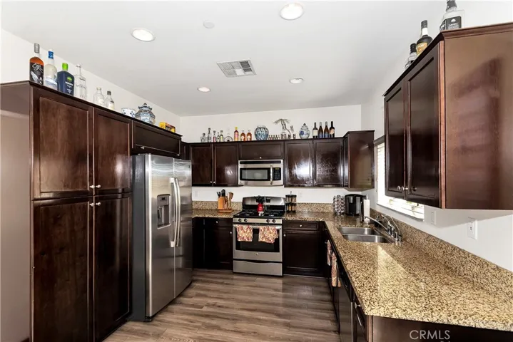 16723 Kalmia Lane, Fontana, California 92336