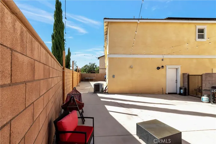 16723 Kalmia Lane, Fontana, California 92336