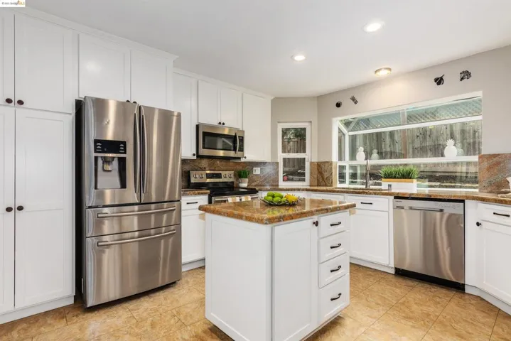 5517 Pamplona Ct, Concord, California 94521