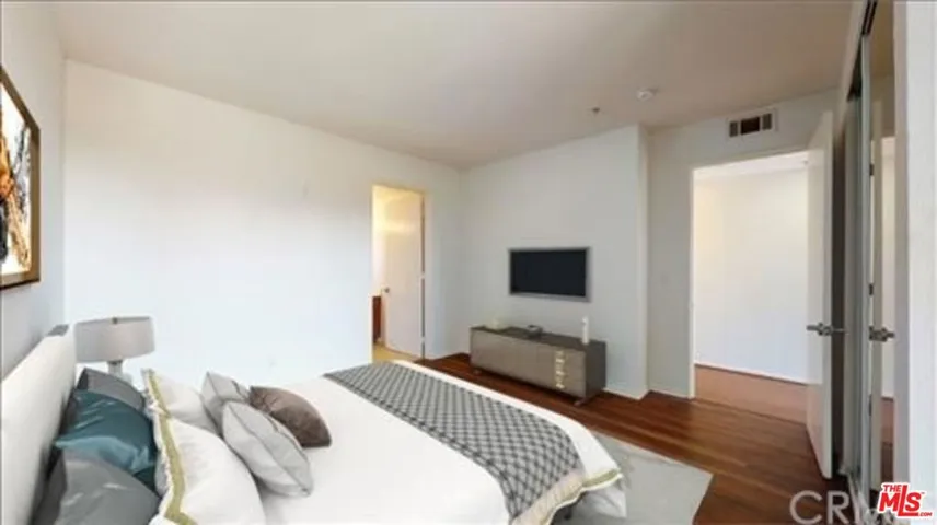 625 S Berendo Street 503, Los Angeles, California 90005