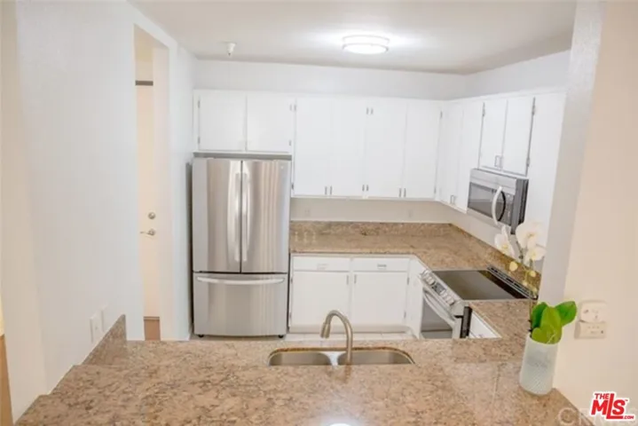 625 S Berendo Street 503, Los Angeles, California 90005