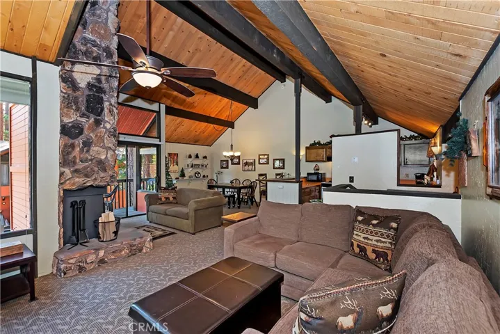 Open living/dining/kitchen