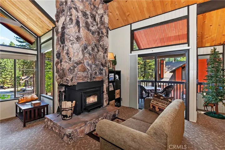 Open living/dining/kitchen