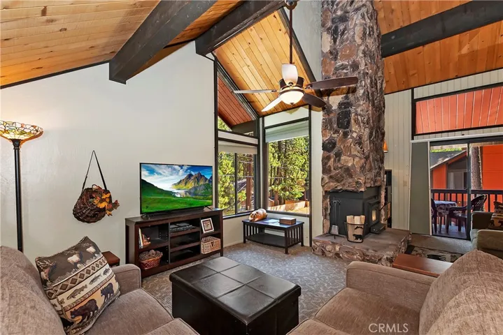 Open living/dining/kitchen