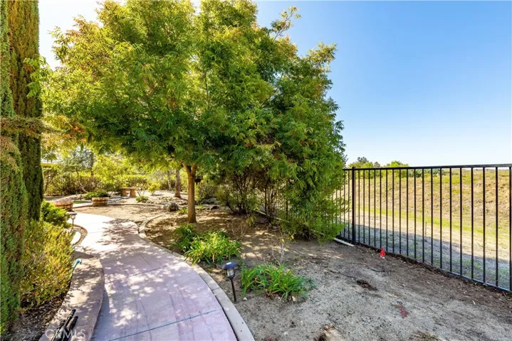 1557 Loch Ness Drive, Fallbrook, California 92028